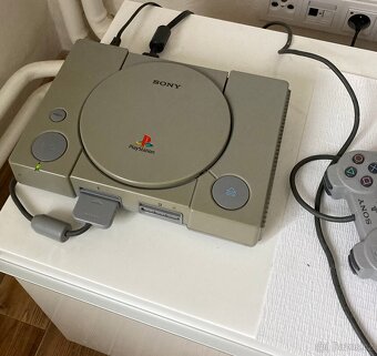 Sony PlayStation 1 SCPH-7502 - 4