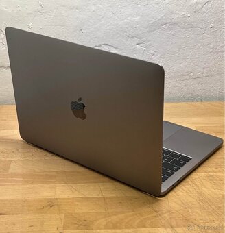 MacBook Pro 13" 2016 /8GB RAM/Intel i5/256GB SSD/ Záruka - 4