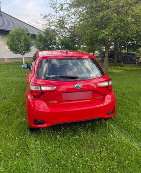 Toyota Yaris Hybrid 1.5 VVT-i Selection TOP - 4