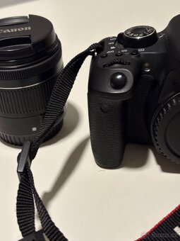 Canon 800D - 4