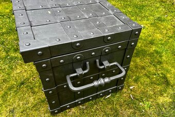Kovová truhla / trezor - 4