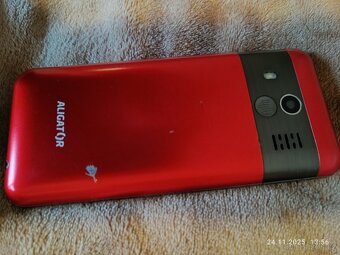 Prodám mob.TLAČÍTKOVÝ telefon ALIGATOR A900R červený - 4
