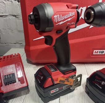 MILWAUKEE Aku vrtačka a utahovak PowerPack M18 - 4
