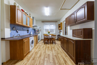 Prodej rodinného domu 196 m², pozemek 489 m² - 4