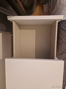 Nocni stolek MALM IKEA - 4