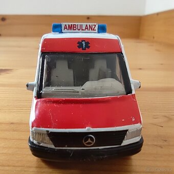 Model Mercedes Benz sanita - 4