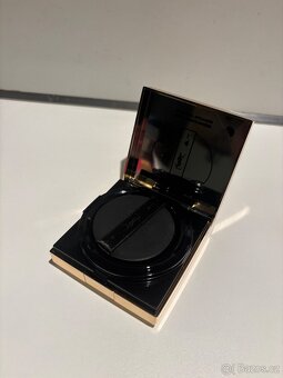 Yves Saint Laurent kompaktní make-up - 4