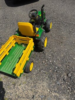 Prodám dětský traktůrek Johnova Dere - 4