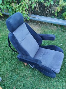 Repasovaný Elektrický invalidní vozík se světlomety a blinkr - 4