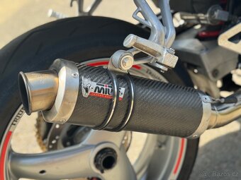 Triumph Speed Triple 955i - 4