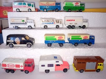 MAJORETTE - 4
