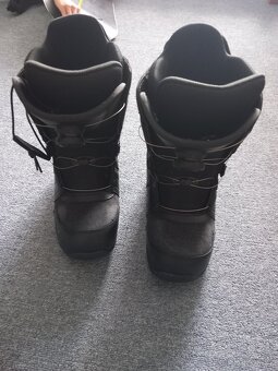 Snowboard, boty, bunda - 4