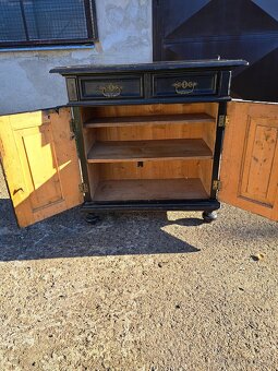 Starožitná skříňka - 4