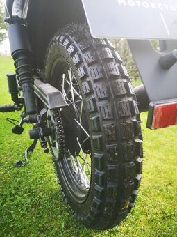 Brixton 125, nový, škrábanec na nádrži. - 4