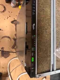 Vestavná myčka Whirlpool 60 cm - 4