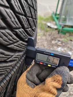 Dvourozmer pneu BMW R19 - 4