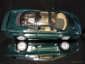 Jaguar XJ220 zelený Maisto 1/18 - 4