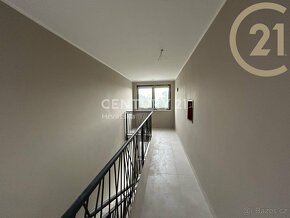 Prodej bytu 2+kk (36 m2) s balkonem, pouhých 300 metrů od mo - 4