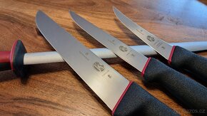 Řeznické nože s ocílkou Dual Grip Victorinox - 4