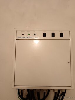 Prodám ELEKTROKOTEL PZP + čerpadlo, termostat a ovládací skř - 4