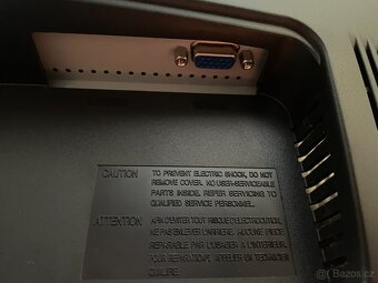 Monitor Samsung SyncMaster 2243NW - 4