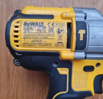 Akuvrtačky Dewalt DCD995 + DCD710 s nabíječkou - 4