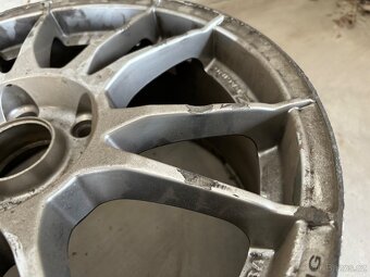 OZ Racing Ultraleggera 5x112 R17 2ks poškozené - 4