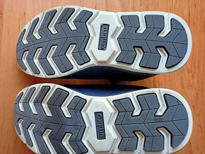 Prodám vyteplené, kotníkové boty zn. Umbro.vel.33 - 4
