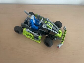 LEGO - - 4