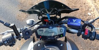 YAMAHA MT-07 - 4