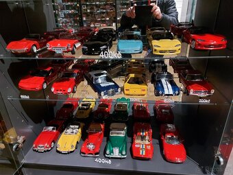 Modely automobilů 1:18 - 4