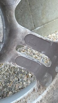 Originál kola Ford r15 s pneu - 4