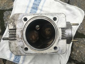 Tatra 613 hlavy motoru E - 4