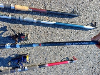 6 rybářských prutů s navijáky - 4
