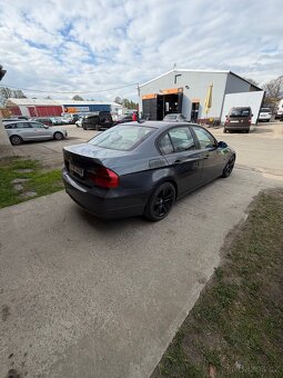 Bmw e90 320d - 4