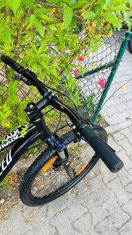 Dámské / dívčí kolo Specialized 27,5 - 4