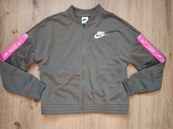 Nová dívčí sportovní souprava Nike Sportswear - 4
