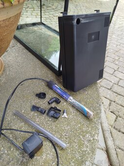 Prodám akvárium 60l - 4