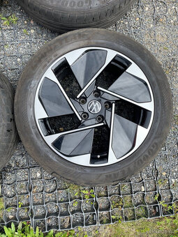 ID3 VW litá kola 215/55/18 7,5jx18 ET50 - 4