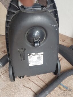 Vysavač DAEWOO - 4