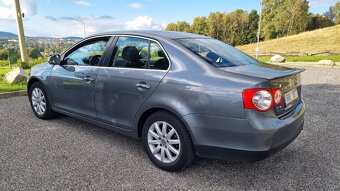 Volkswagen Jetta 1.9 TDI 77 kW, 2009, manuál - 4