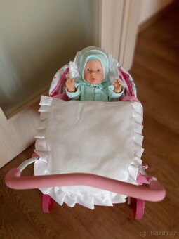 Dětský kočárek s čůracím chlapečkem - 4