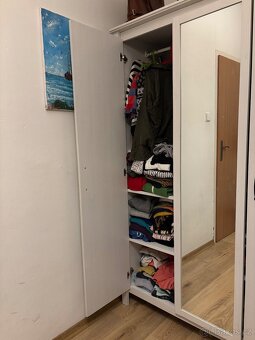 Ložnice/dívčí pokoj v bílé barvě - 4