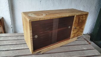 Dřevěná skříňka - 4
