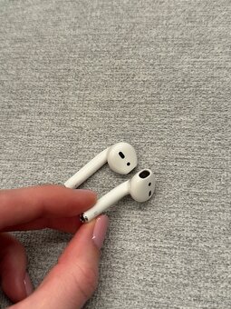 AirPods 2.generace - 4