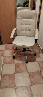 Kancelářské křeslo bílé kožené - 4