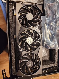 GeForce RTX 4070 gaming x slim - 4