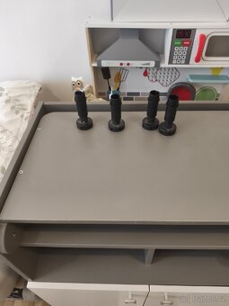 Přebalovací pult - 4