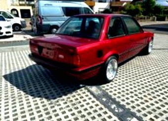 Prodám BMW e30 2.5i - 4