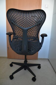 Kancelářská židle Herman Miller Mirra Top stav - 4